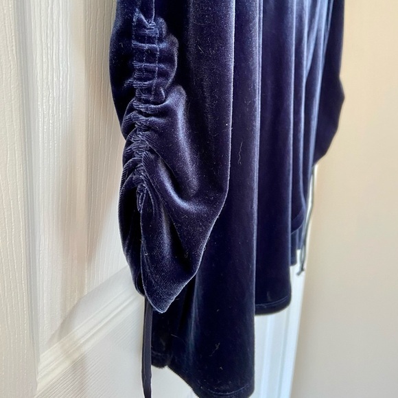 NWT UO‎ Long Sleeve Velvet Romper - Picture 3 of 5